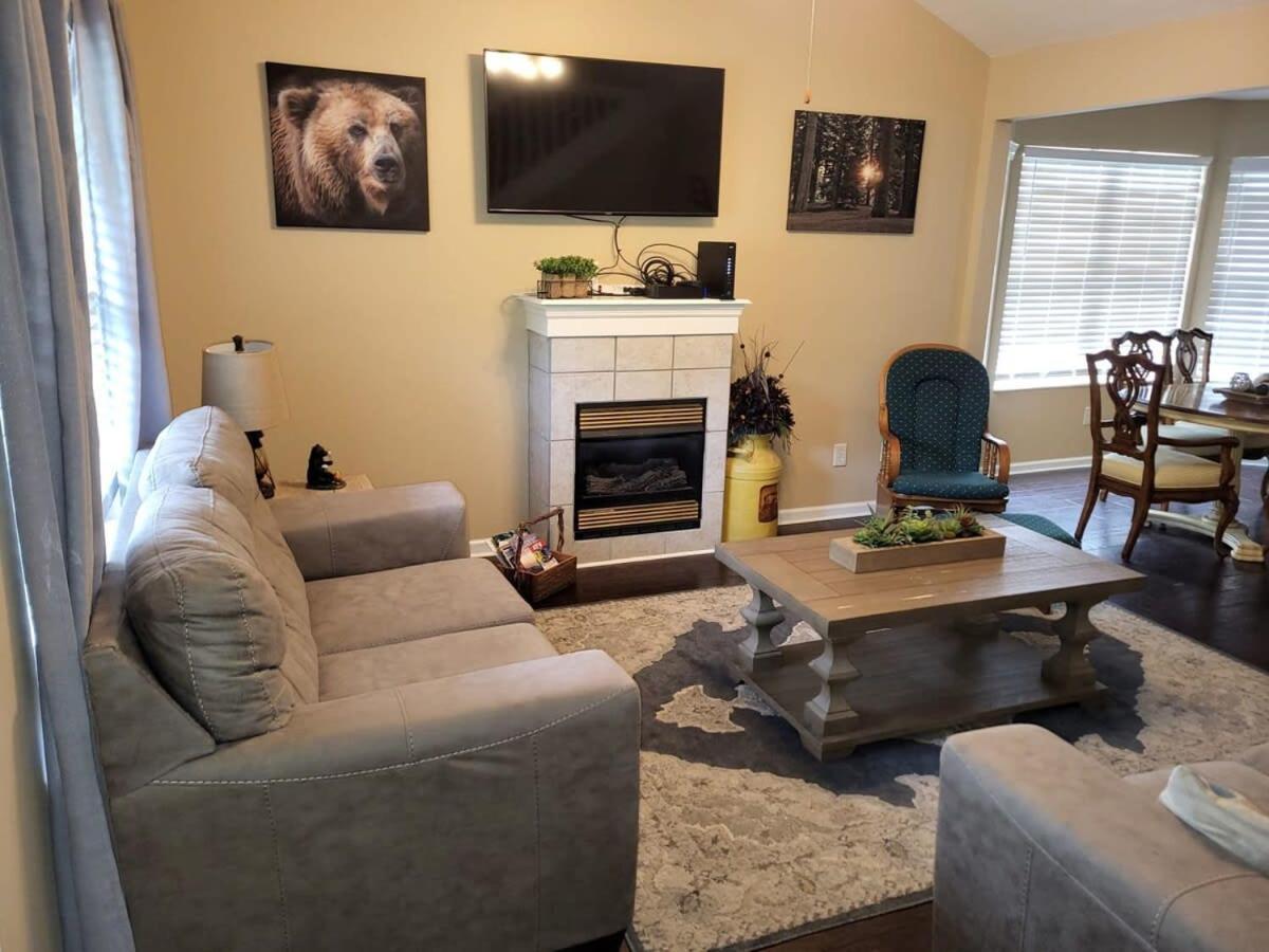 Cozy Pigeon Forge Home W Hot Tub Near River エクステリア 写真